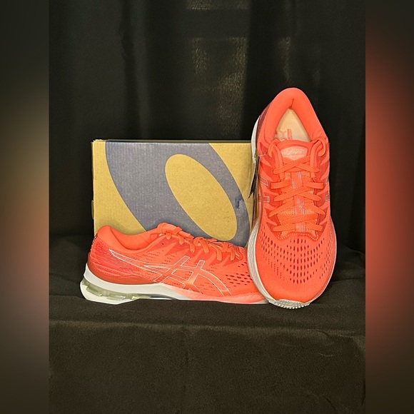 ASICS WOMEN'S GEL-KAYANO 28
RUNNING SHOES, 8.0 & 8.5, BLAZING CORAL/MIST - Picture 5 of 6